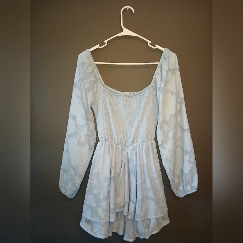 RUE 21 WOMEN'S SIZE LARGE LONG SLEEVE BLUE FLORAL BODY SUIT 💙
